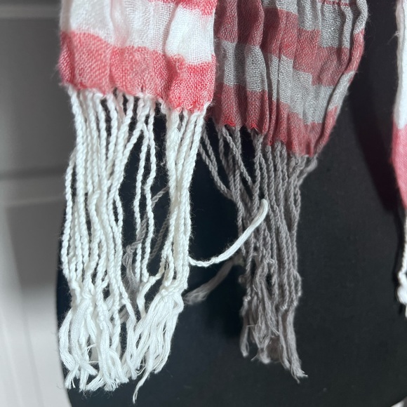 Red, White and Gray Thin Fringe Scarf - Picture 5 of 5